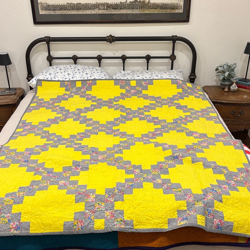 Yellow & Gray Patchwork Quilt - Bright Floral Accents